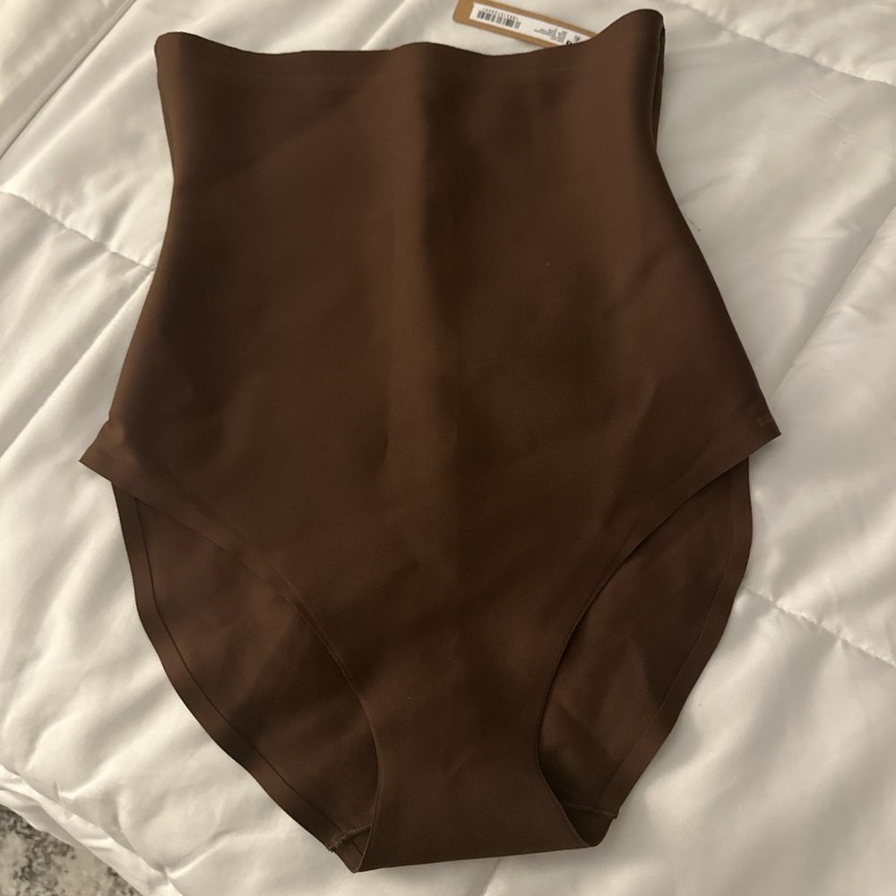 High-Waisted sculpting Bottom